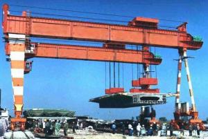 鐵路提梁機